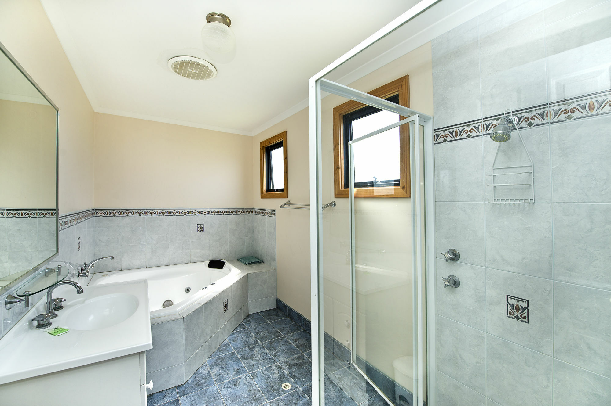 Acclaim Rose Gardens Beachside Holiday Park 올버니 외부 사진
